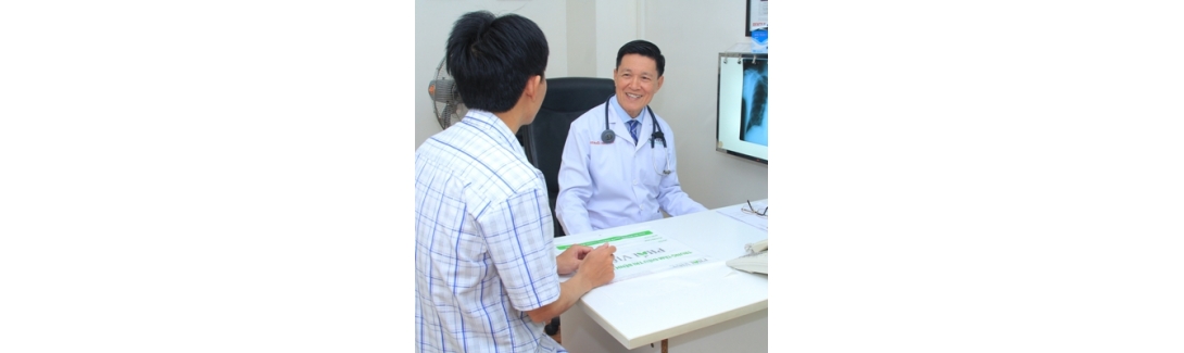 Bác sĩ tư vấn giải thích kỹ lưỡng cho bệnh nhân